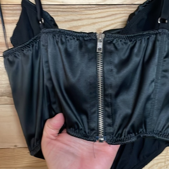 Urban Outfitters size Large Black Satin Soft Buttery Corset Top with Zipper Back - Picture 6 of 7